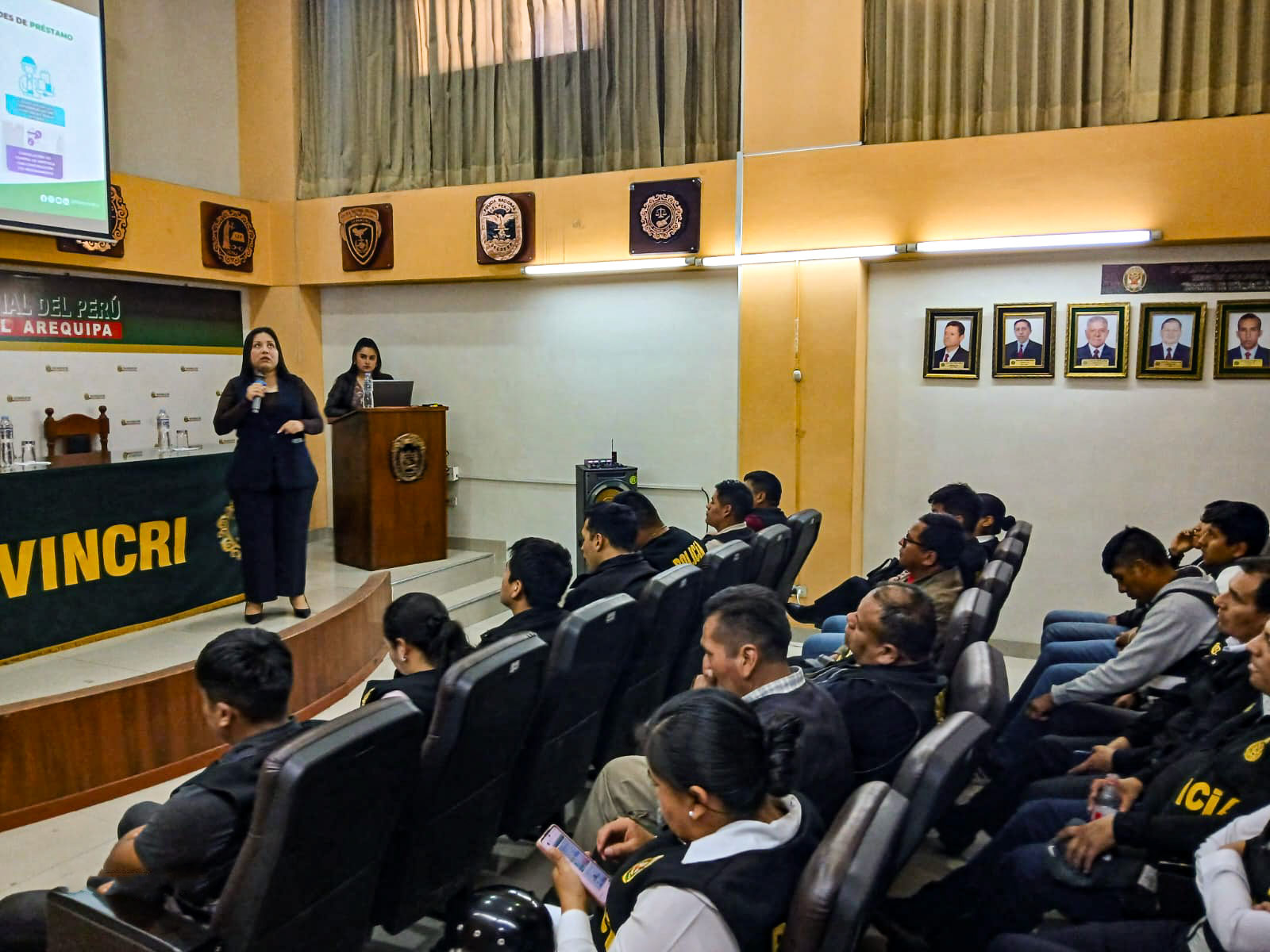 FOVIPOL continúa recorriendo el país con sus ferias informativas y fortalece la atención a la familia policial en Arequipa