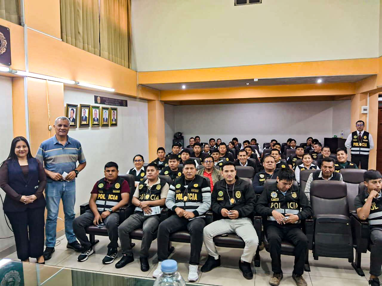 FOVIPOL continúa recorriendo el país con sus ferias informativas y fortalece la atención a la familia policial en Arequipa