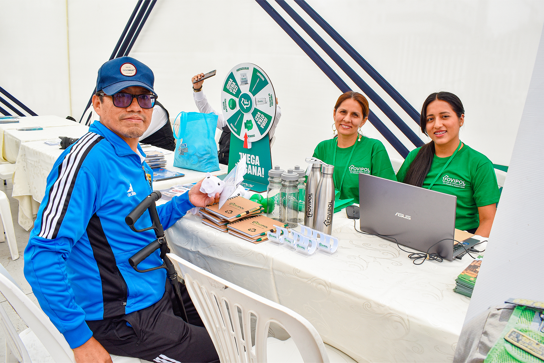 FOVIPOL fortalece su cercanía con la familia policial en feria itinerante del MININTER