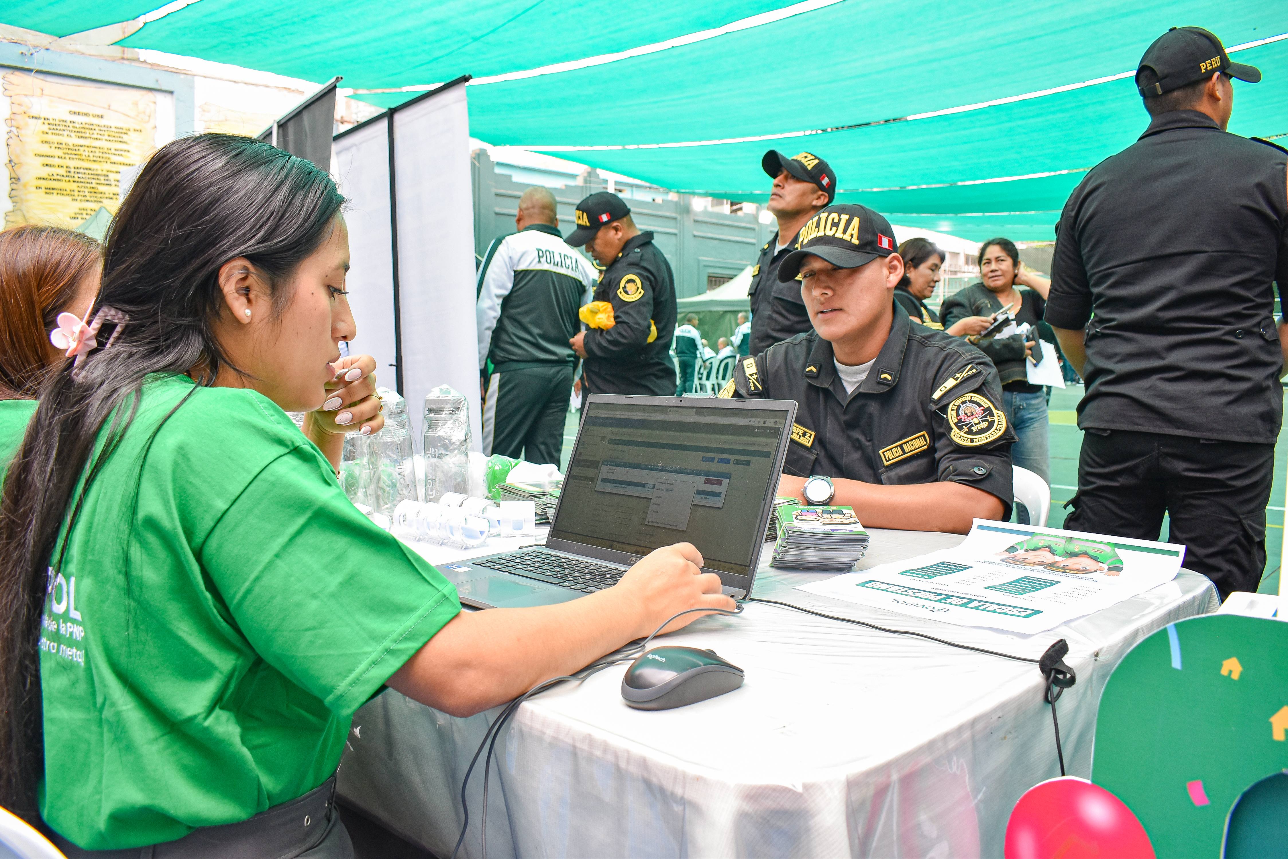 FOVIPOL fortalece su cercanía con la familia policial atendiendo a más de 200 efectivos en Lima