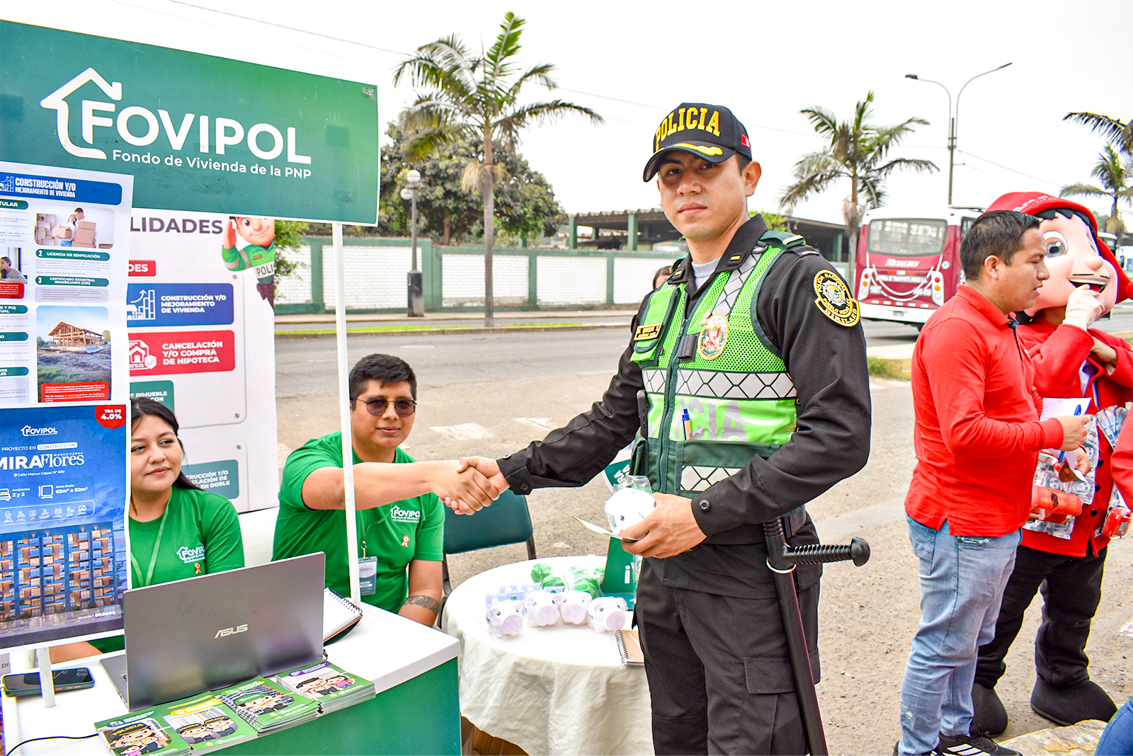 FOVIPOL "Cerca de Ti" participó en la Campaña de Salud Integral "Acercando la Salud a la Familia Policial"
