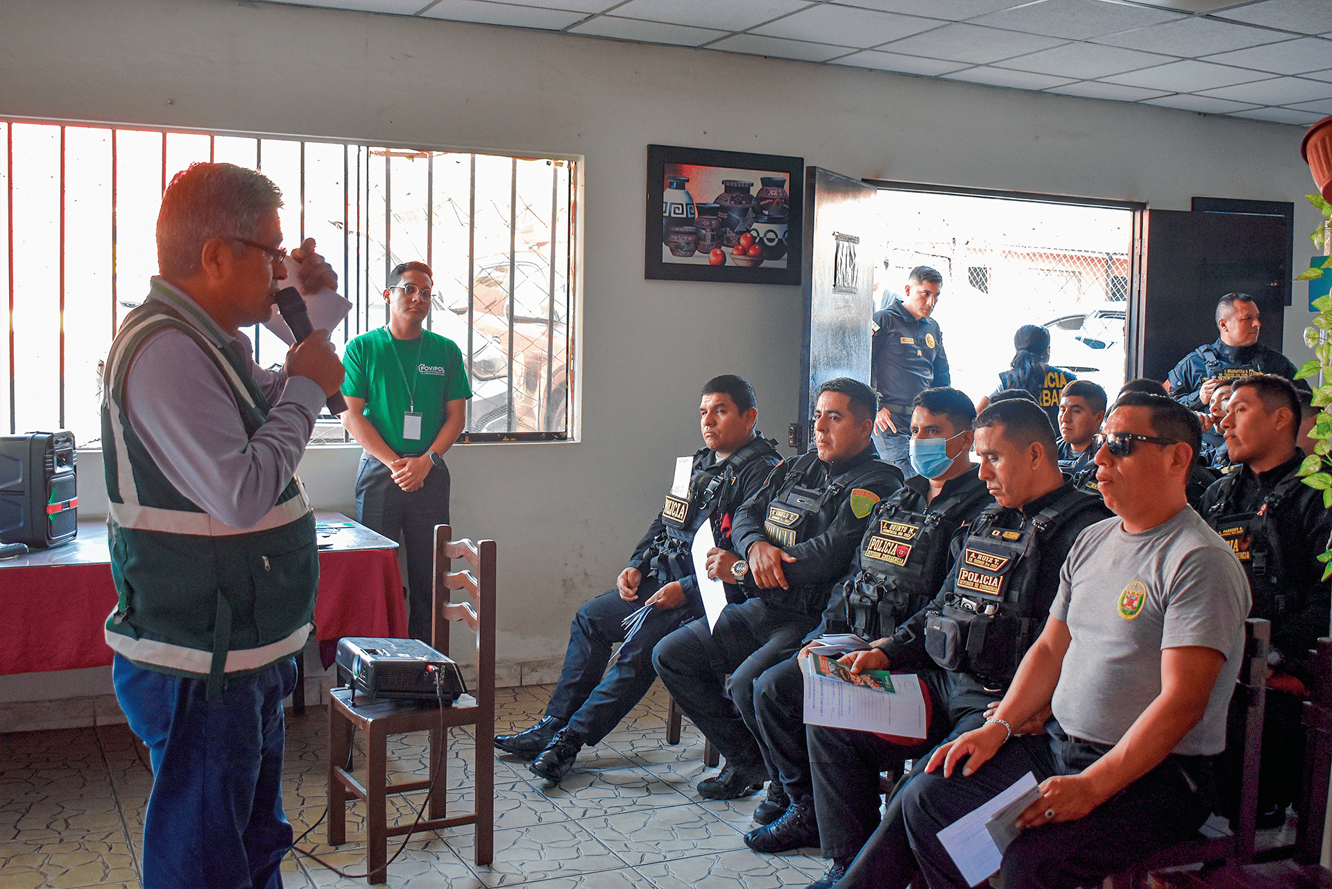 Más cerca de la familia policial: FOVIPOL orientó a más de 70 efectivos en Huaycán
